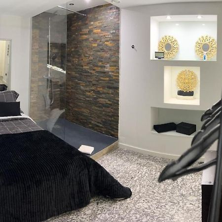 Modern Room With Indoor Shower Near The River - Quarto Moderno Com Duche Interior Proximo Da Ribeira Vila Nova de Gaia Eksteriør billede