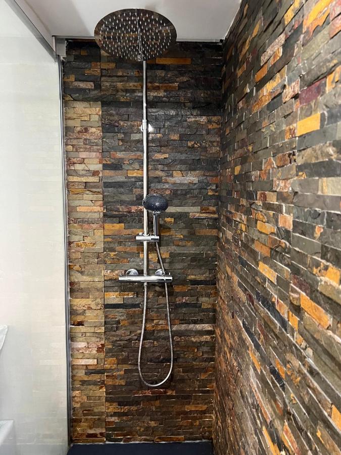 Modern Room With Indoor Shower Near The River - Quarto Moderno Com Duche Interior Proximo Da Ribeira Vila Nova de Gaia Eksteriør billede